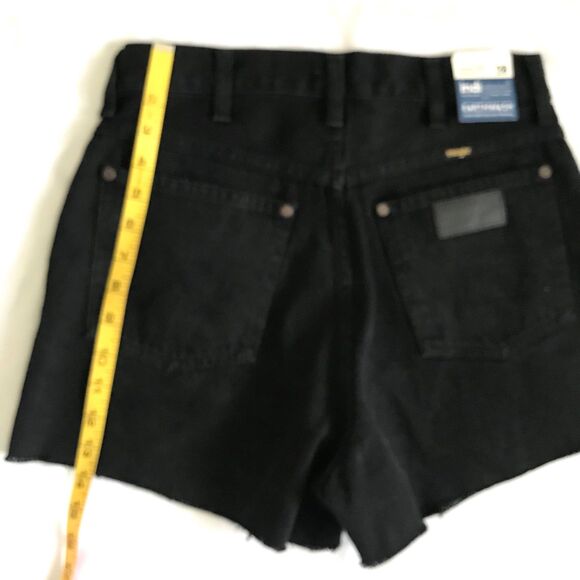 Wrangler Black High Rise Festival Cut Off Fray Denim Jean Shorts Sz 28 NWT - Picture 10 of 12